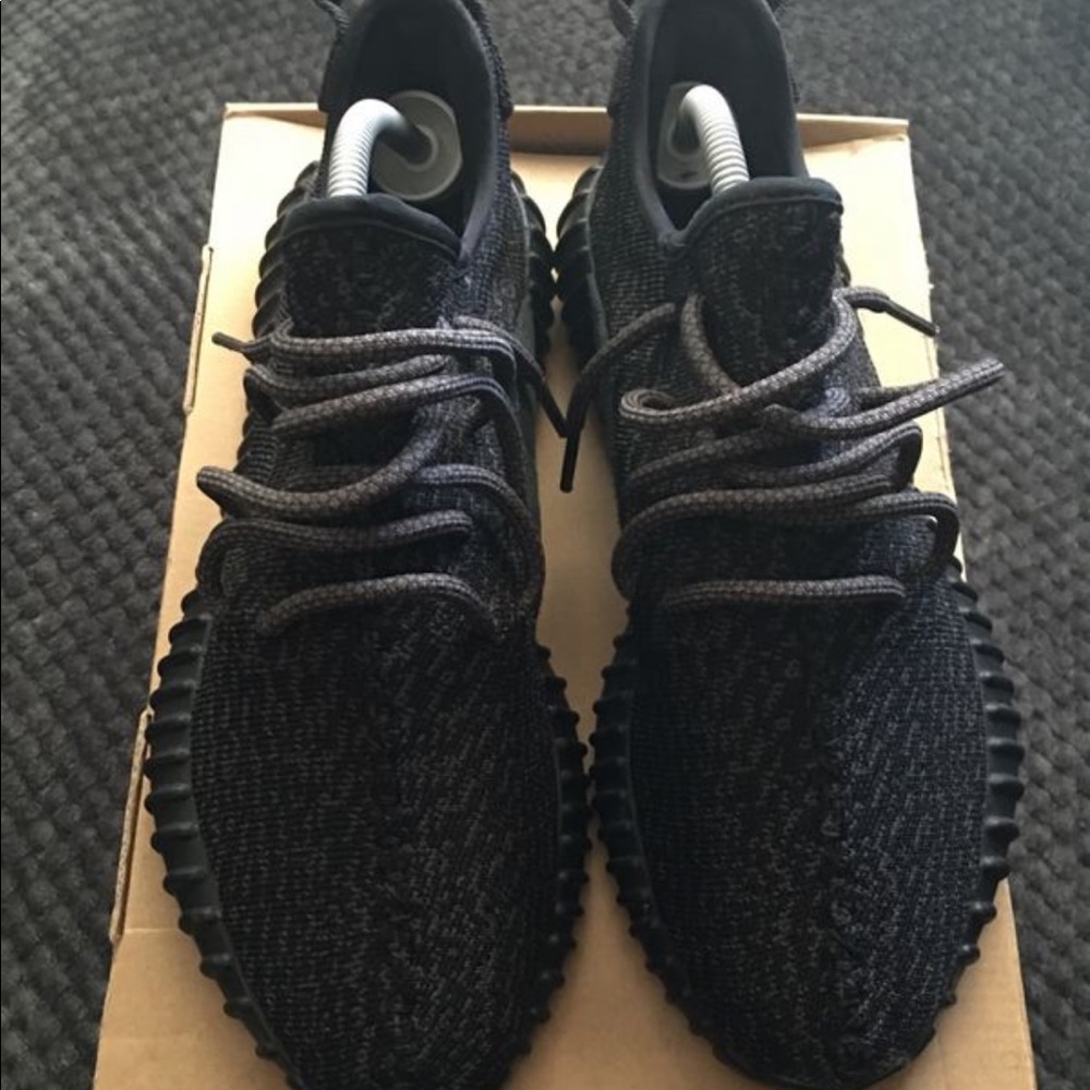 2016 Adidas Yeezy “Pirate Black” V1